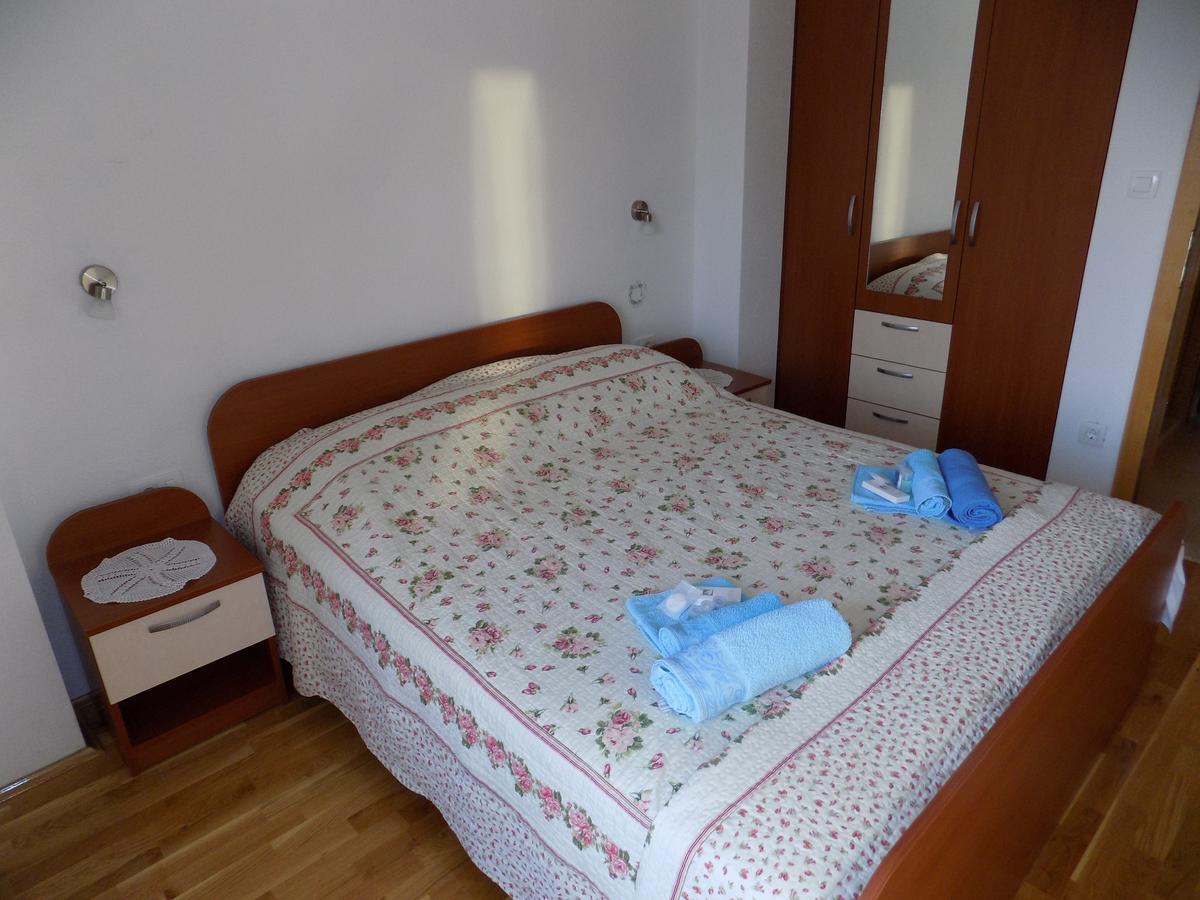 Vacation Apartments Feniks Tučepi Kültér fotó